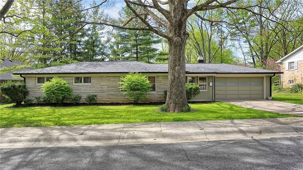 755 W Pine ST, Zionsville, IN 46077