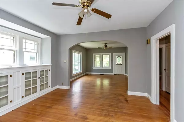 Indianapolis, IN 46201,819 N Riley AVE