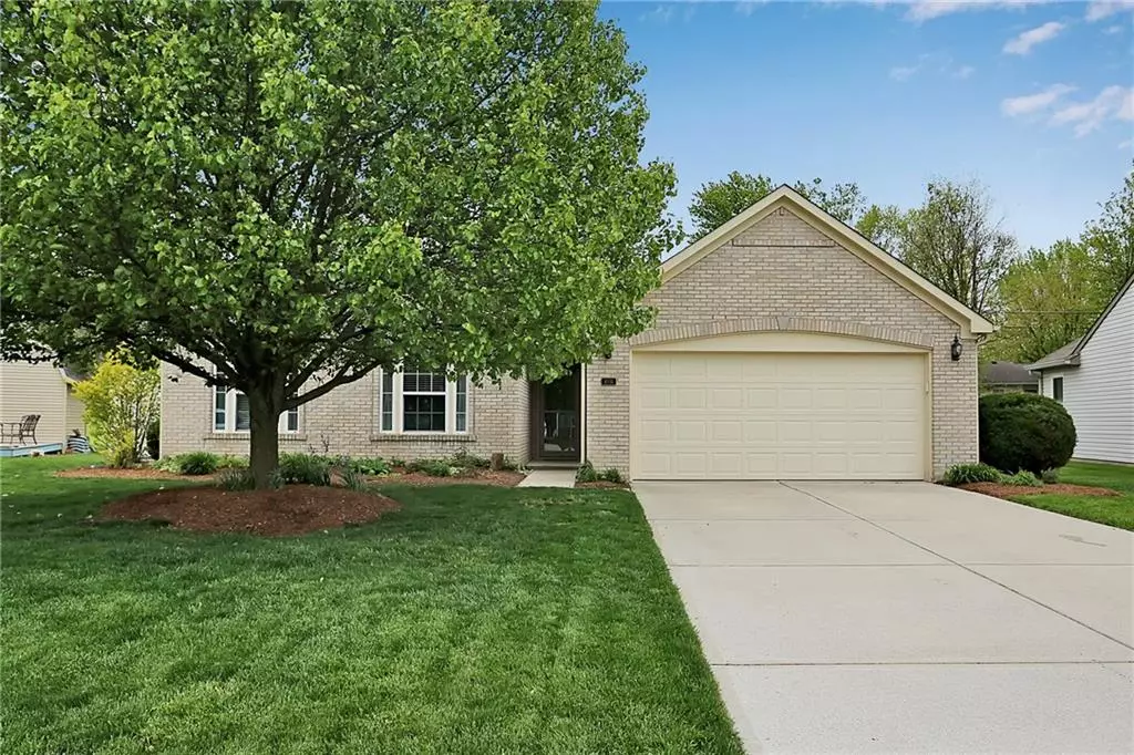 New Palestine, IN 46163,4531 W Woodtrail CT