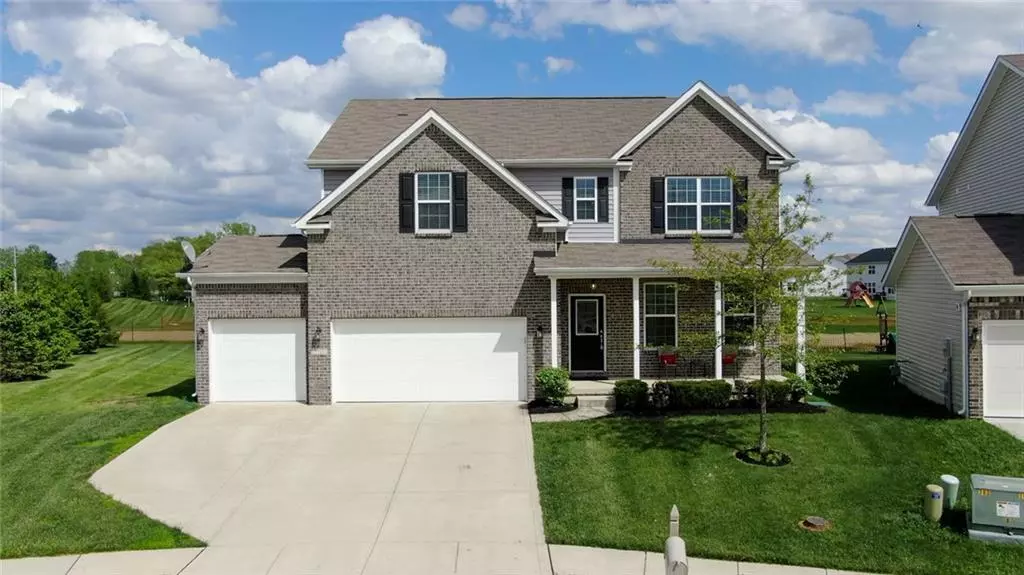 7711 Eagle Point CIR, Zionsville, IN 46077