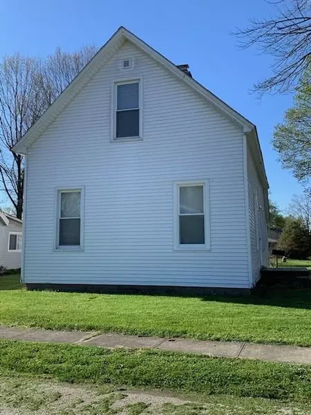 301 S Vine ST, Thorntown, IN 46071