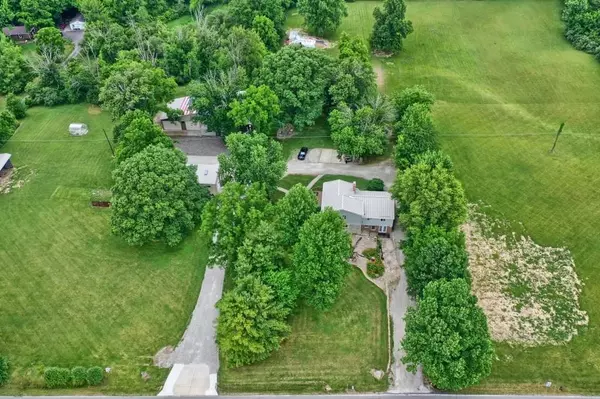 11806 Indian Creek RD S, Indianapolis, IN 46259