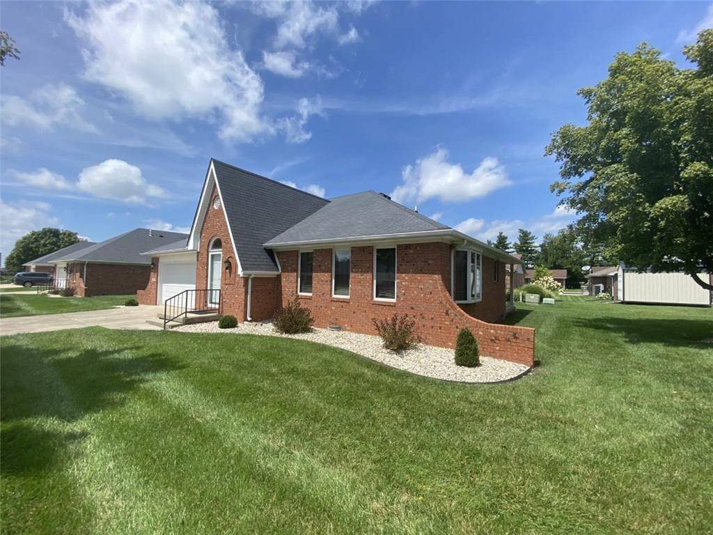Seymour, IN 47274,859 Freedom DR #17