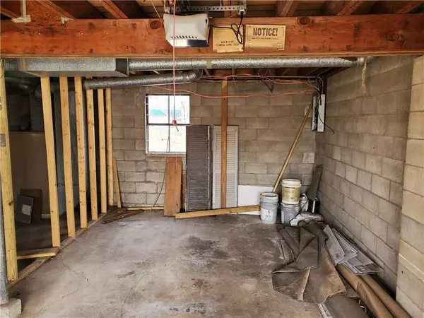 Anderson, IN 46012,20 E Pine