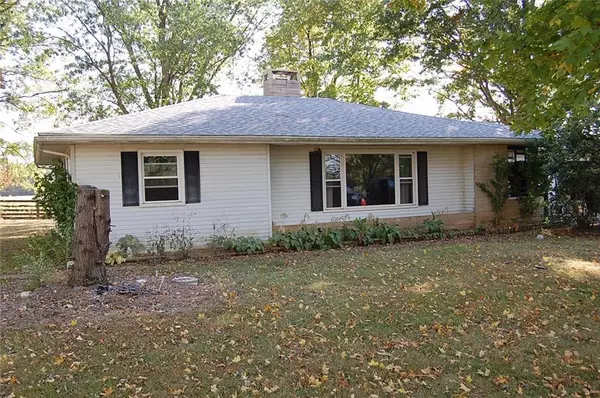 9024 Beamer Station RD, Bowling Green, IN 47833