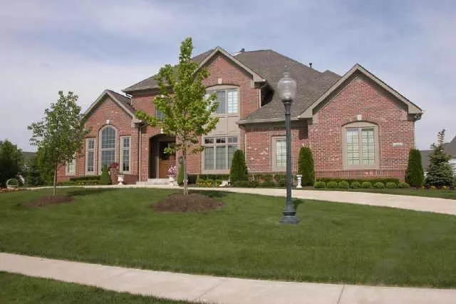 10443 Charter Oaks, Carmel, IN 46032