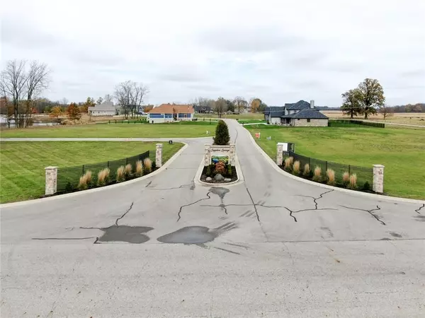 Greenfield, IN 46140,7027 N Lakeshore DR