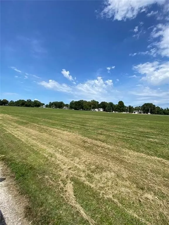 Lot 9 W Kennett, Terre Haute, IN 47802