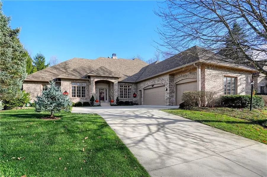 4663 Woods Edge DR, Zionsville, IN 46077