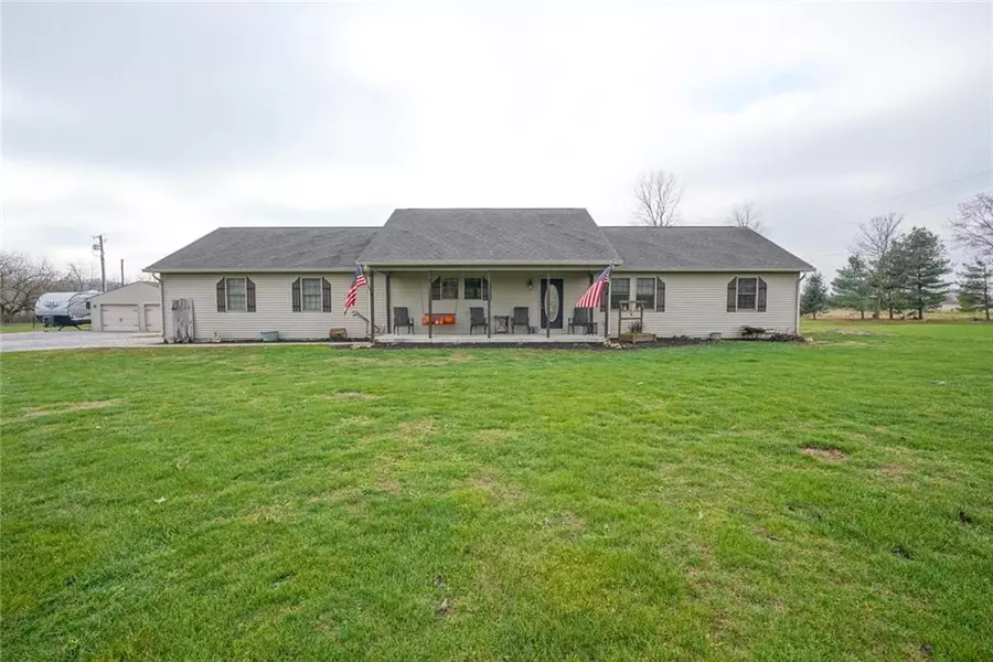 4719 W Old Trail RD, Knightstown, IN 46148