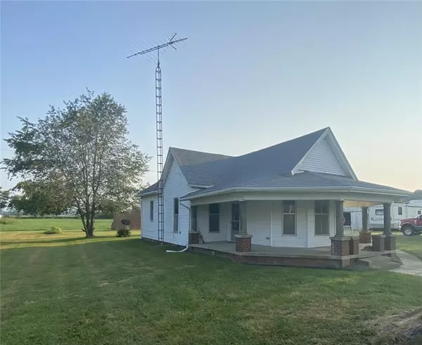 Medora, IN 47260,7471 W 350 S