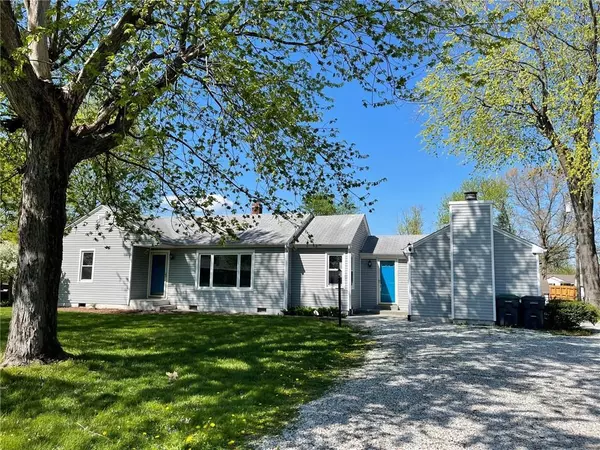 Greenwood, IN 46142,534 S Hendricks DR