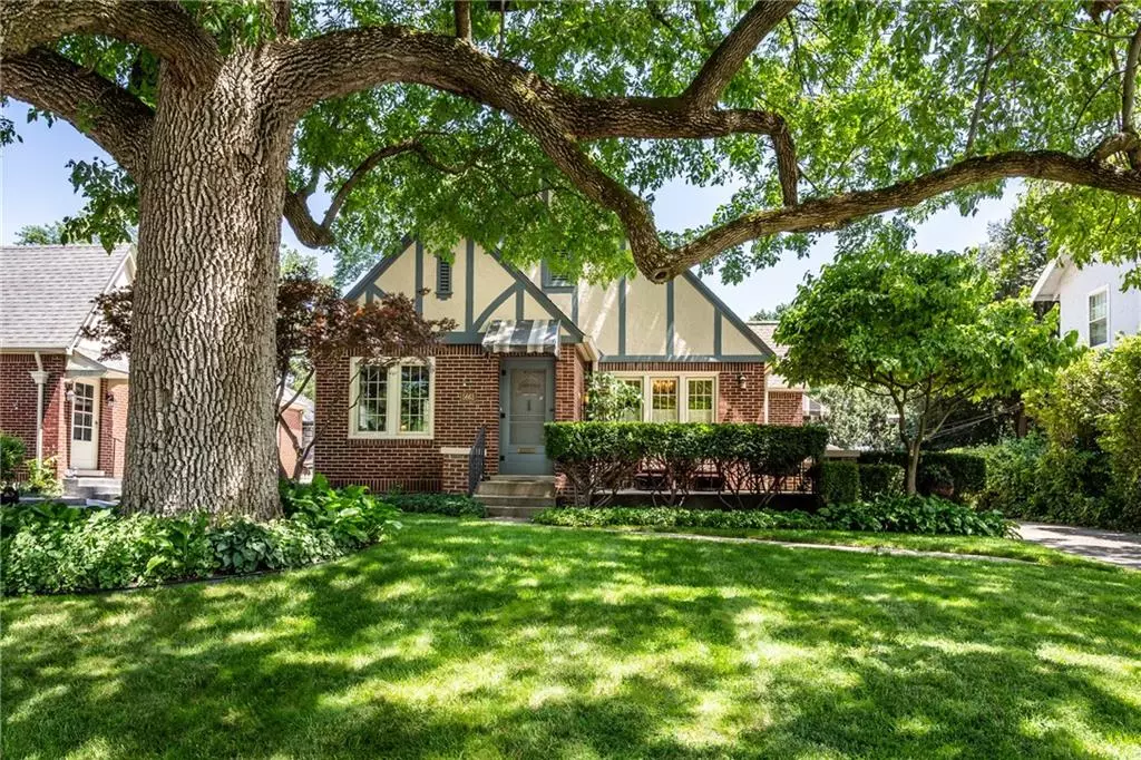 Indianapolis, IN 46220,5663 N Delaware ST
