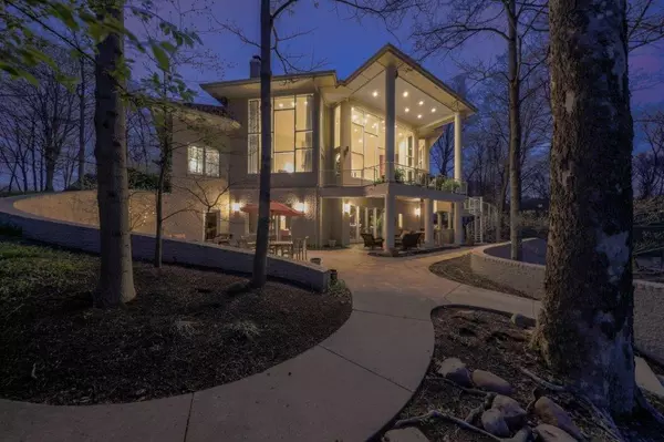 395 Breakwater DR, Fishers, IN 46037