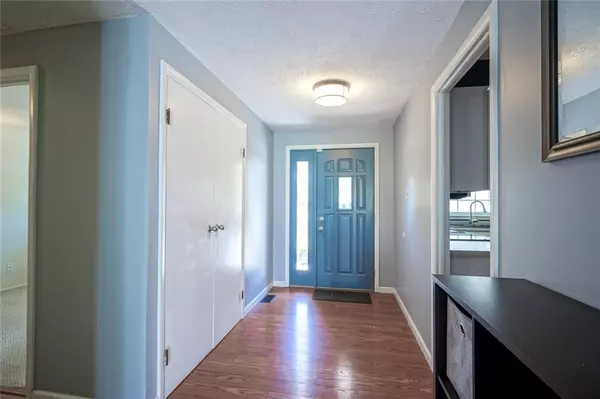 Indianapolis, IN 46260,7311 Grandview DR