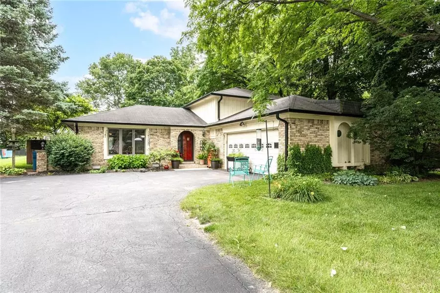 303 Oak Boulevard South DR, Greenfield, IN 46140