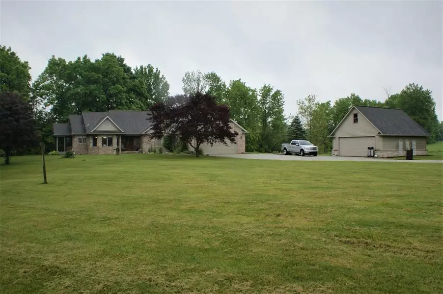 11252 N Carthage PIKE, Knightstown, IN 46148