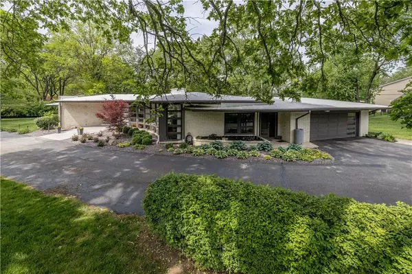 Indianapolis, IN 46228,6007 Crows Nest DR