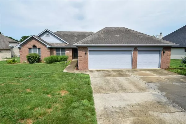 53 Innisbrooke TRL, Greenwood, IN 46142