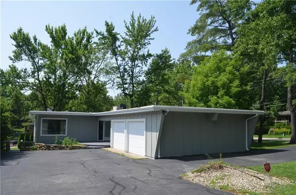 601 Terrace Lake Drive, Columbus, IN 47201