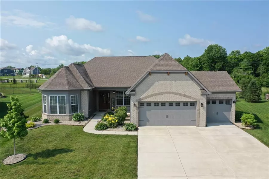 4266 Gallop CT, Bargersville, IN 46106