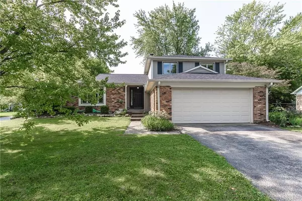 808 HICKORY WAY, Noblesville, IN 46062