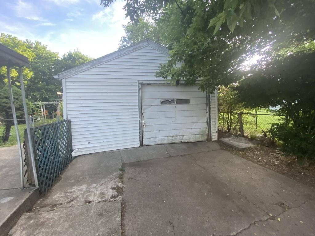 Anderson, IN 46016,920 W 9th ST