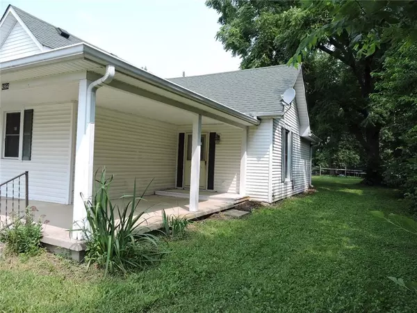 Amo, IN 46103,4964 Main ST