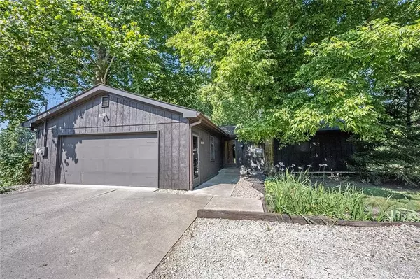 2176 W Orchard DR, Fortville, IN 46040