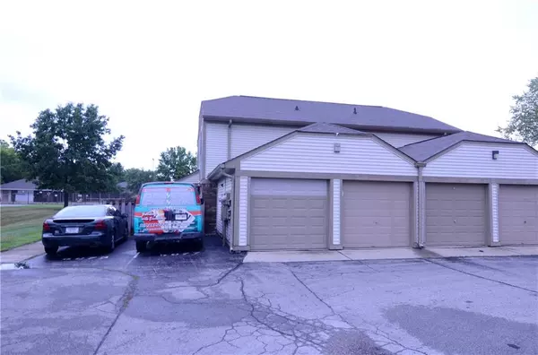 Indianapolis, IN 46254,5973 Deerwood CT