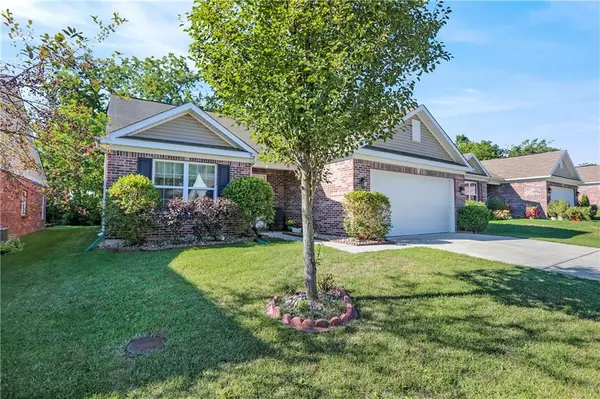 Indianapolis, IN 46229,9551 Woodsong LN