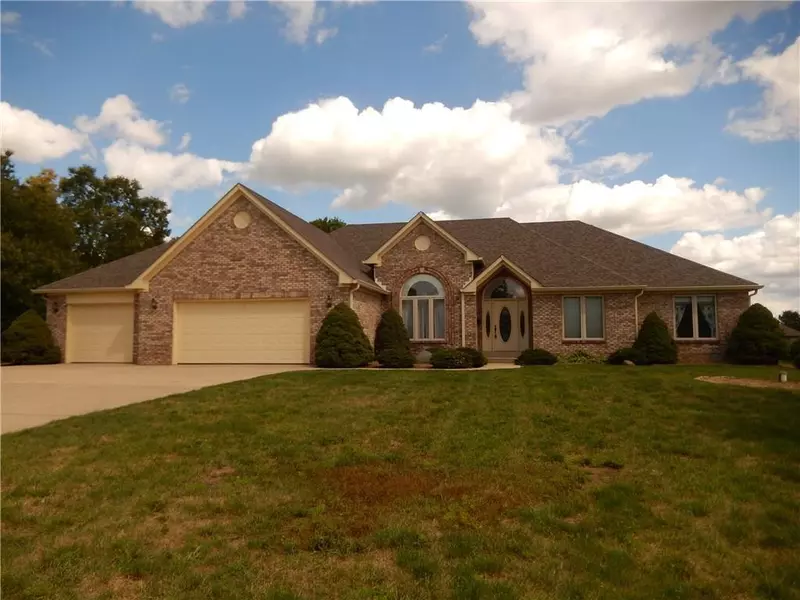 4639 S Blackberry CT, New Palestine, IN 46163