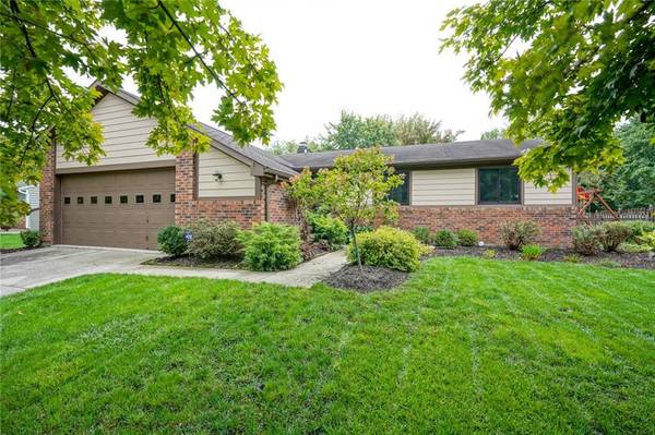 609 SUNBLEST BLVD S, Fishers, IN 46038