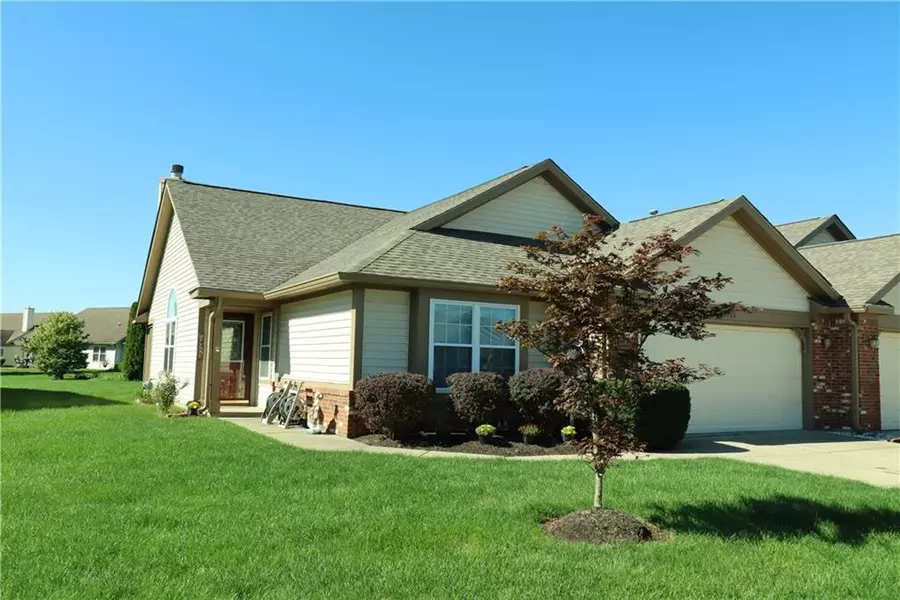 1260 Arlington DR, Greenfield, IN 46140
