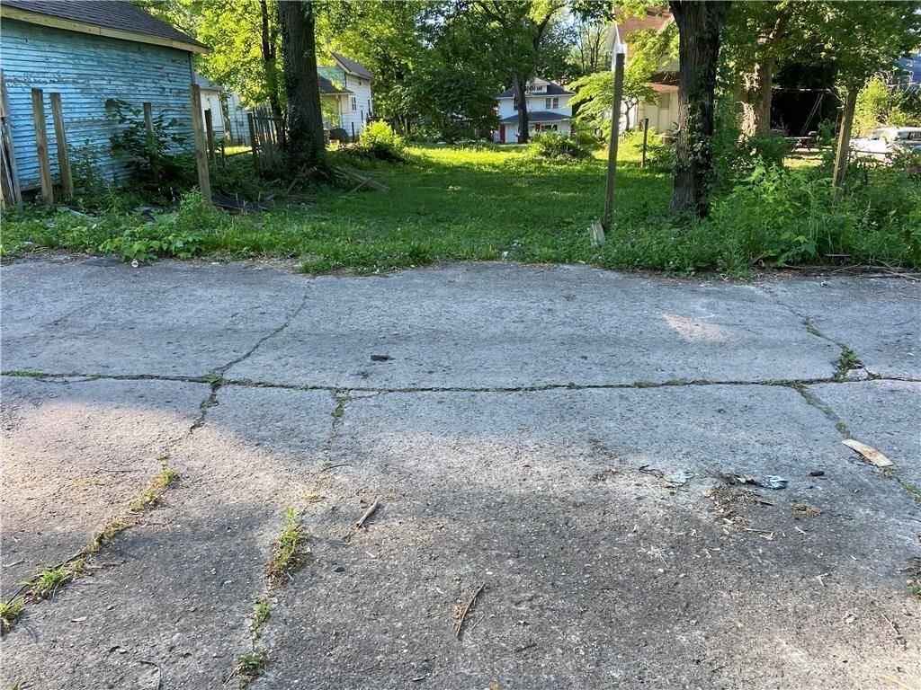 Indianapolis, IN 46218,2310 Coyner AVE