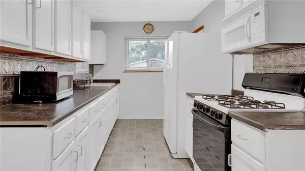 Indianapolis, IN 46219,6144 E 10th ST