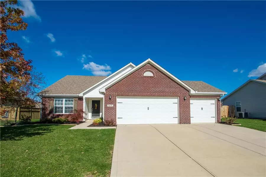 2318 Spring Dipper DR, Greenfield, IN 46140