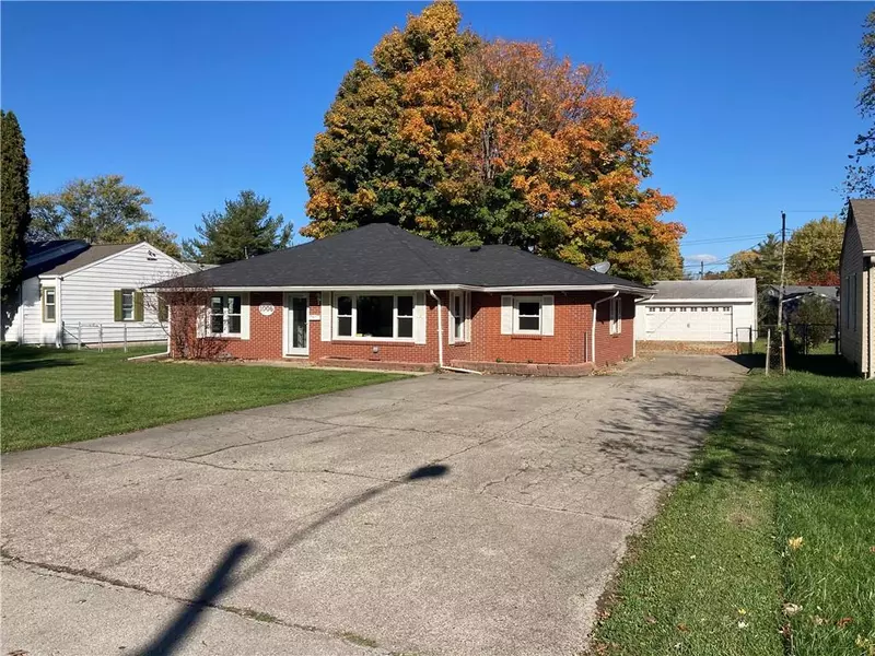 1006 Vasbinder, Chesterfield, IN 46017