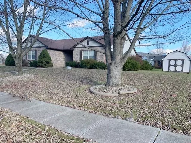 913 Center ST, Greenfield, IN 46140