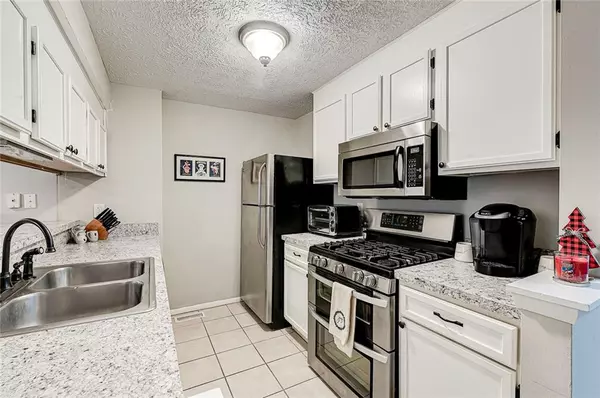 Indianapolis, IN 46236,11525 Sunset Cove LN