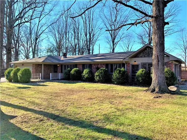 8296 Northern DR,  Avon,  IN 46123