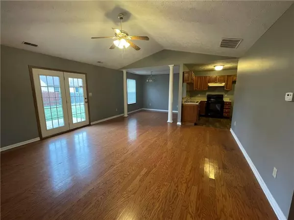 Indianapolis, IN 46217,942 Atmore CT