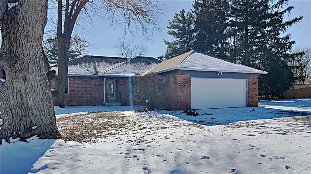 323 E North ST,  Westfield,  IN 46074