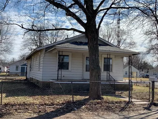 2210 S Manhattan AVE, Muncie, IN 47302