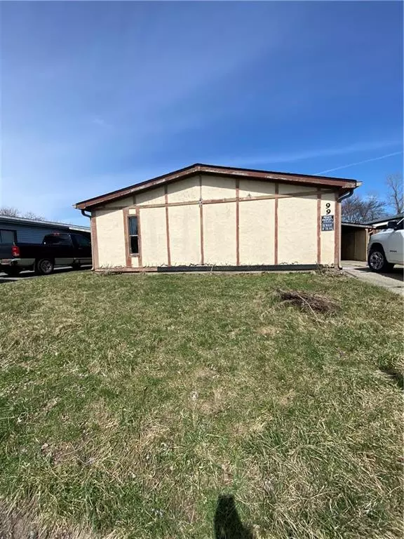 99 Fountain Lake DR, Greenfield, IN 46140