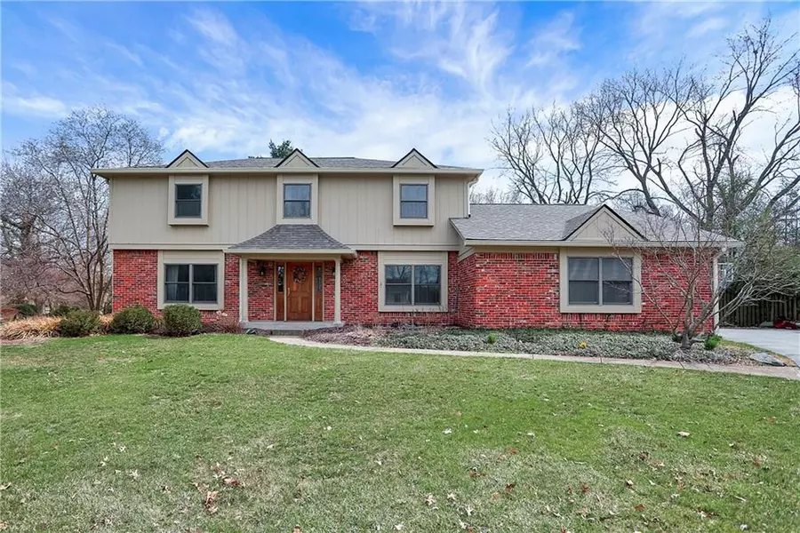 10 LAKEVIEW CT, Carmel, IN 46033