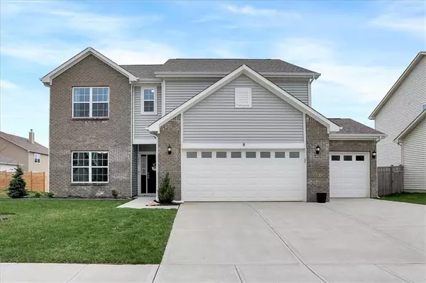 933 Steel Horse DR, Westfield, IN 46074