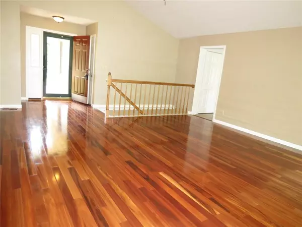 Columbus, IN 47201,490 Oakbrook DR