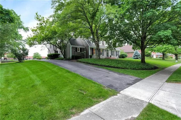 Zionsville, IN 46077,995 Williamsburg LN