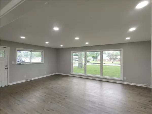 Indianapolis, IN 46214,245 Heather DR